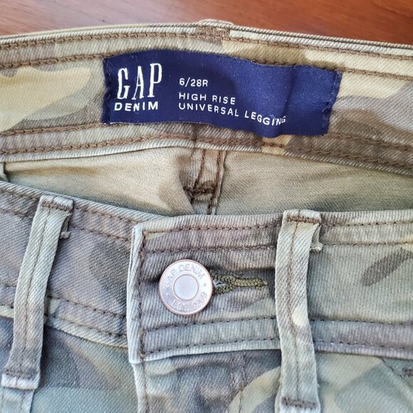 GAP Camo High-Rise Utility Pants - Size 6 / 28R | Slim Fit - Picture 3 of 6